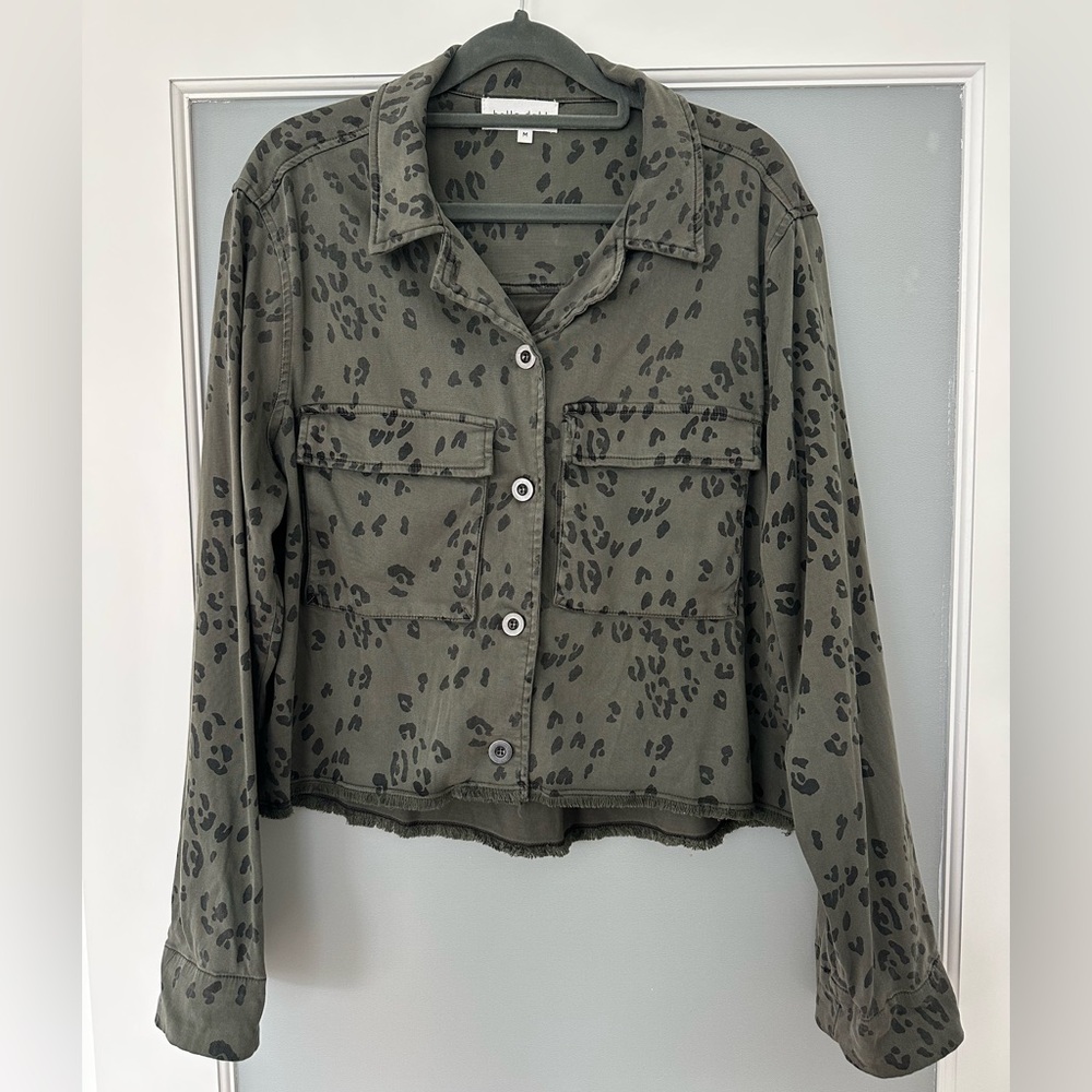 Bella Dahl Army Green and Black Patterned Cropped Jacket